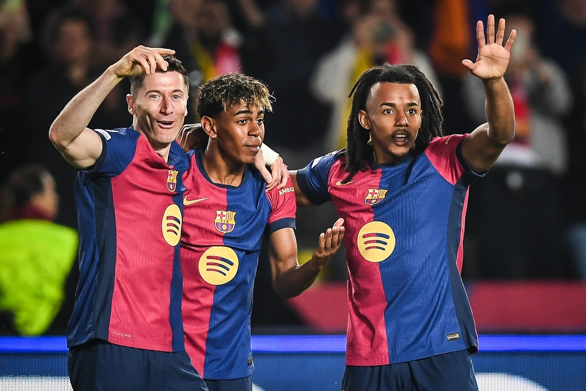 4-0！终结悬念，疯狂巴萨剑指三冠王，队内四大球星竞争金球奖