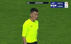 VAR频繁介入，记者不满：何时能完？影响比赛！