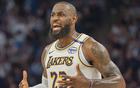 NBA湖人遭黑，老詹受打压，东契奇摔倒为犯规，应罚球。