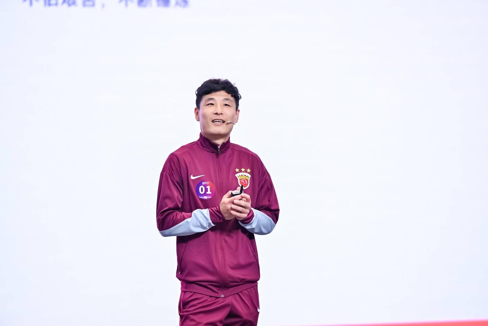记者：哥本哈根邀请武磊时，是主教练钦点，去了就打欧冠