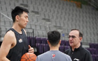 辽篮夏签外援，续约西班牙教练，杨鸣未来待定。