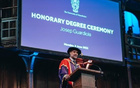 瓜帅获荣誉学位，表彰9年对曼城贡献