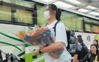 中国女篮亮相，张子宇花捧高挑，杨力维酷，杨舒予帅气。